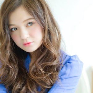 パーマスタイルにムースは古い？旬なウェーブは質感が大事☆